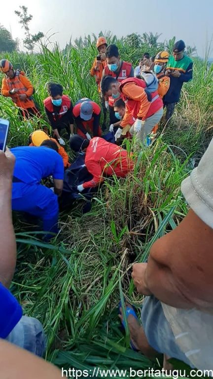Evakuasi Hendy ari sunandar Korban Kecelakaan Sungai Progo, Berhasil Di lakukan Oleh Team SAR