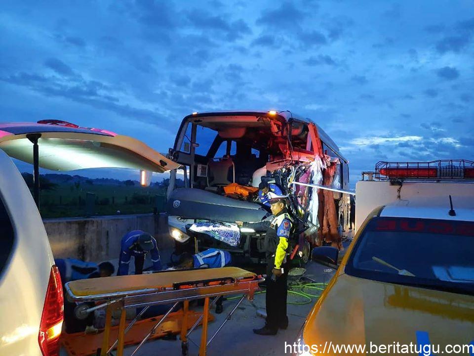 Kecelakaan Maut di tol Madiun – Ngawi 2 Orang Tewas