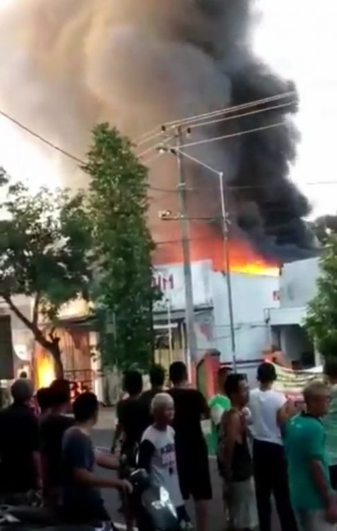 Kebakaran di Toko Edim  Jln.Pramuka ( timur SMA 3 Bantul)