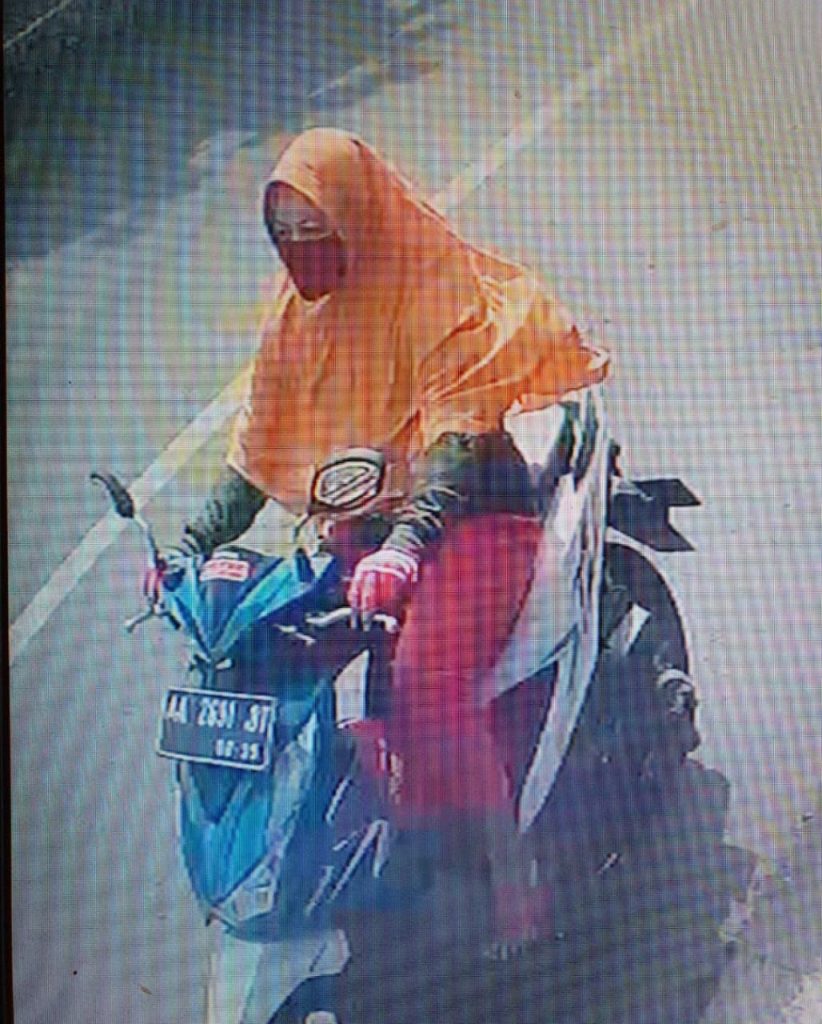 Tertangkap CCTV, Seorang Ibu Jambret Kalung Anak-Anak di Daerah Pleret, Yogyakarta
